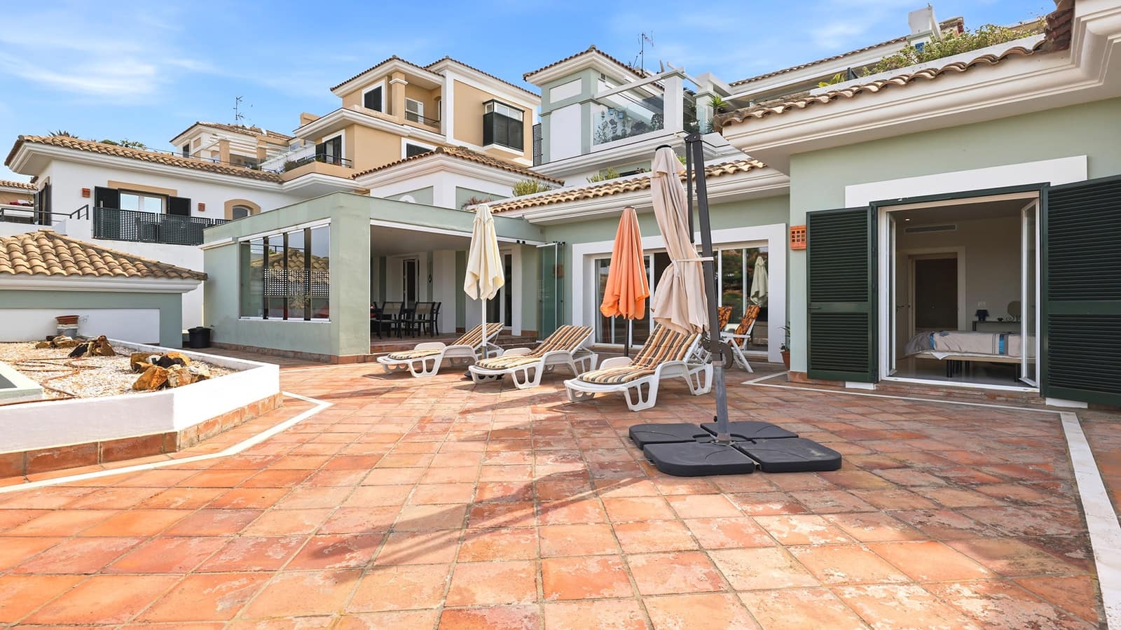 3 bedroom Apartment for sale in Casares with pool garage - € 595,000 (Ref: 9927032)