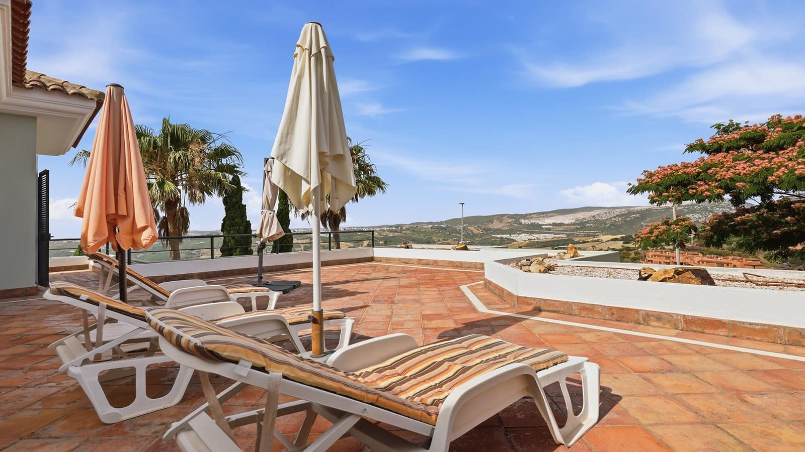 3 bedroom Apartment for sale in Casares with pool garage - € 595,000 (Ref: 9927032)