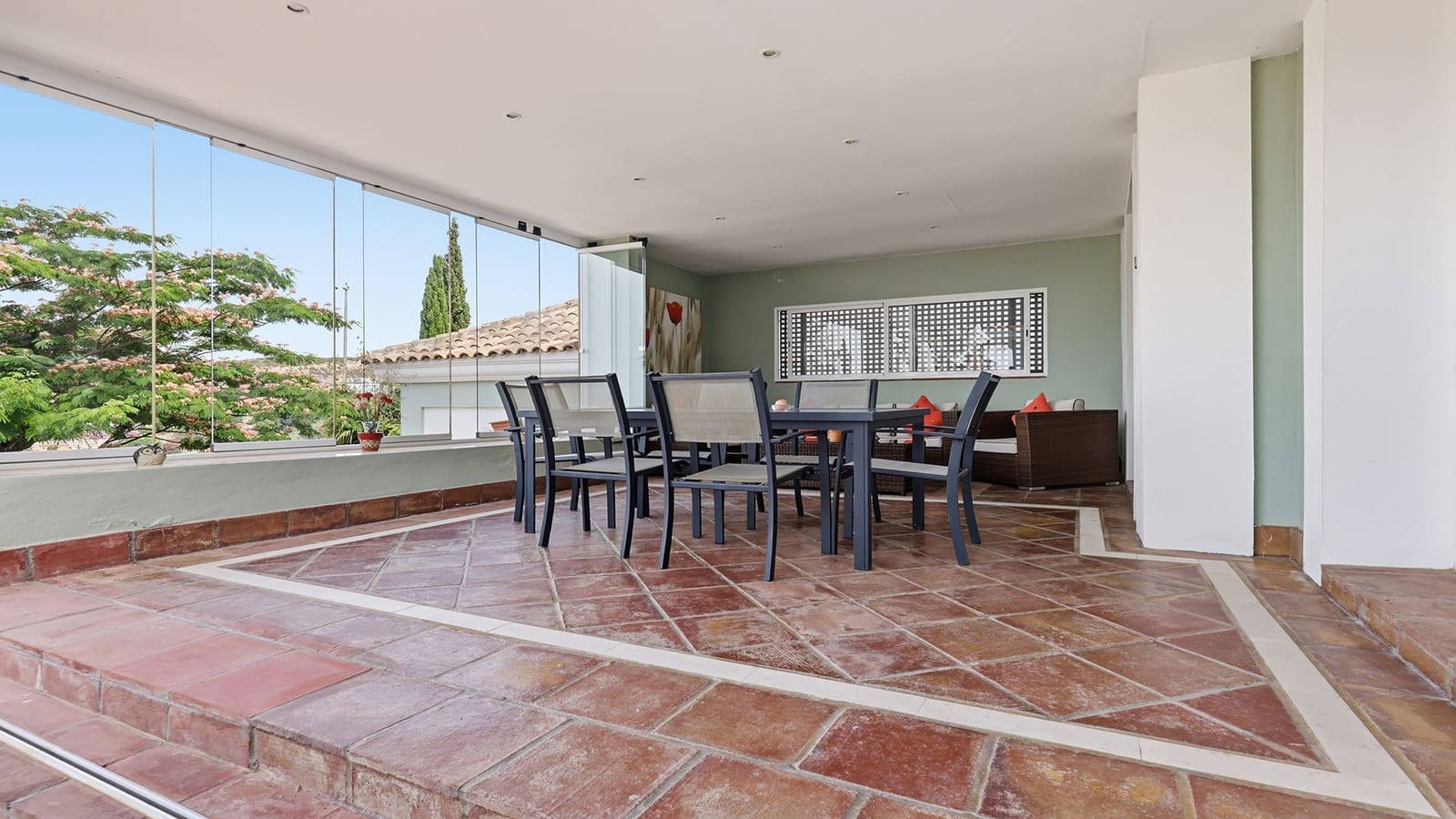 3 bedroom Apartment for sale in Casares with pool garage - € 595,000 (Ref: 9927032)