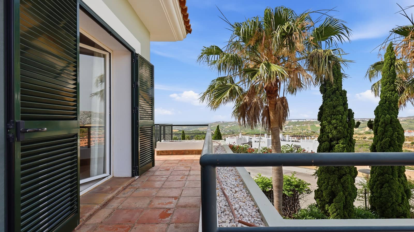 3 bedroom Apartment for sale in Casares with pool garage - € 595,000 (Ref: 9927032)