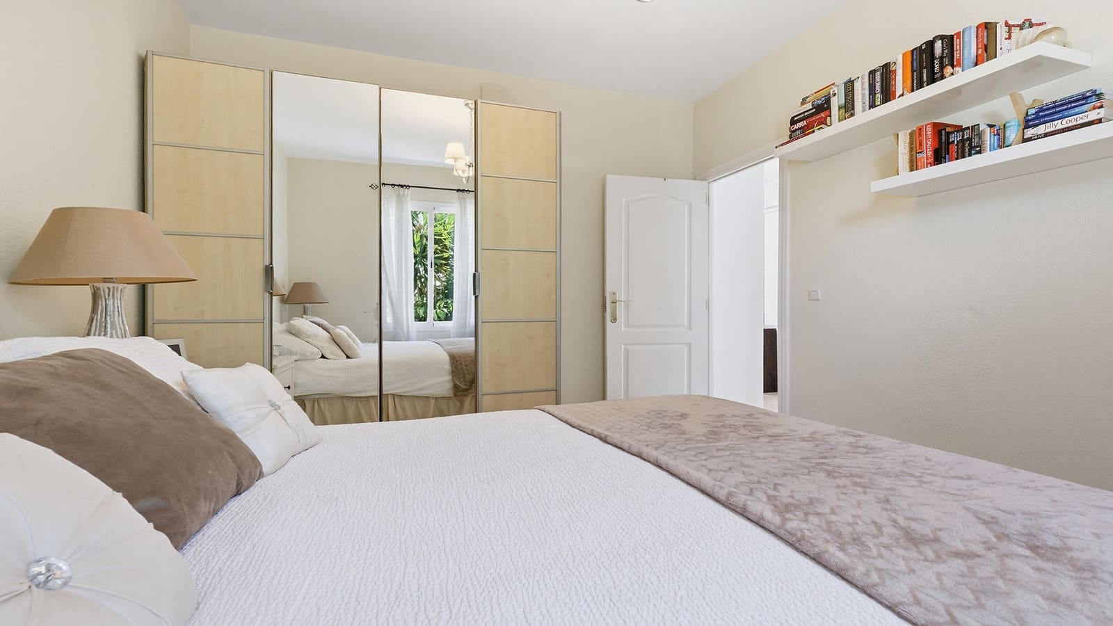 4 slaapkamer Villa te koop in Manilva met zwembad garage - € 650.000 (Ref: 9939603)