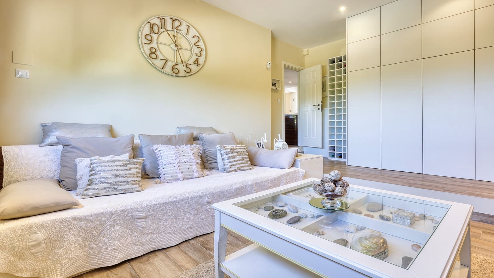 4 slaapkamer Villa te koop in Manilva met zwembad garage - € 650.000 (Ref: 9939603)