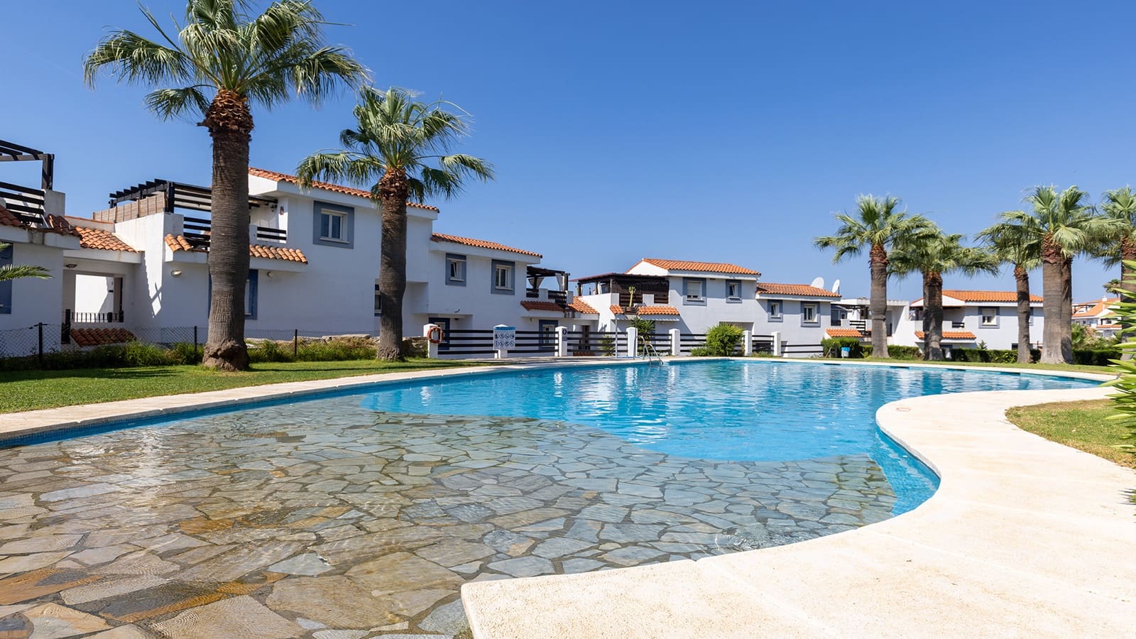2 chambre Appartement à vendre à Manilva avec piscine - 280 000 € (Ref: 9947503)