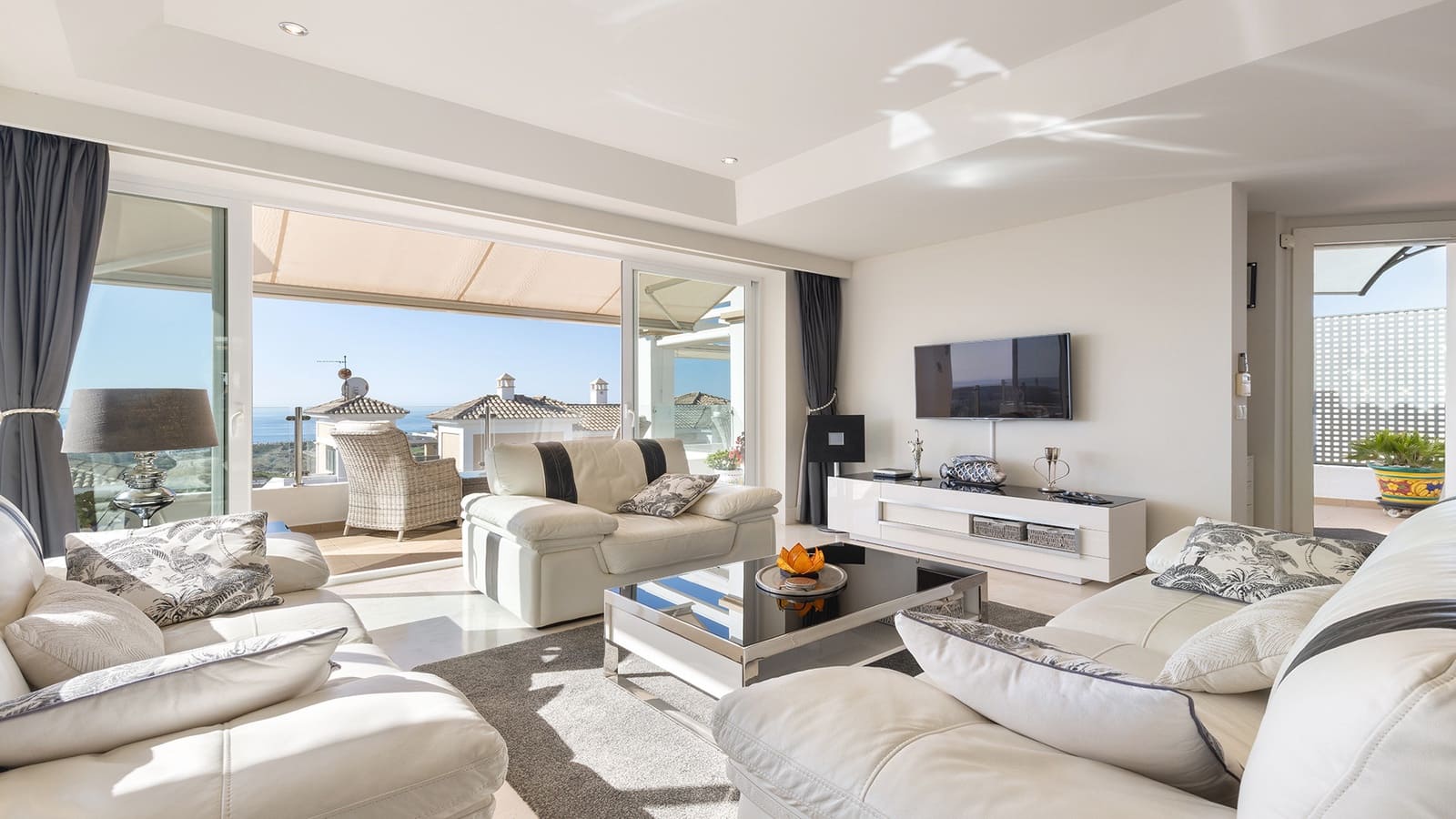 3 slaapkamer Penthouse te koop in Casares met zwembad garage - € 630.000 (Ref: 9953914)