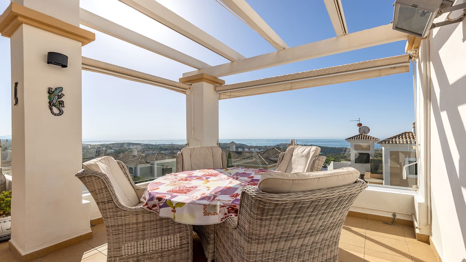 3 slaapkamer Penthouse te koop in Casares met zwembad garage - € 630.000 (Ref: 9953914)
