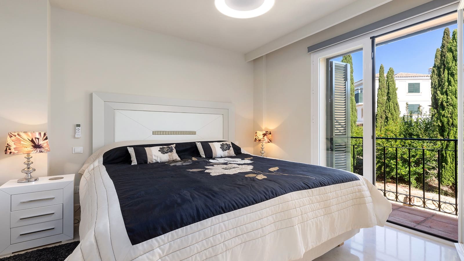 3 slaapkamer Penthouse te koop in Casares met zwembad garage - € 630.000 (Ref: 9953914)