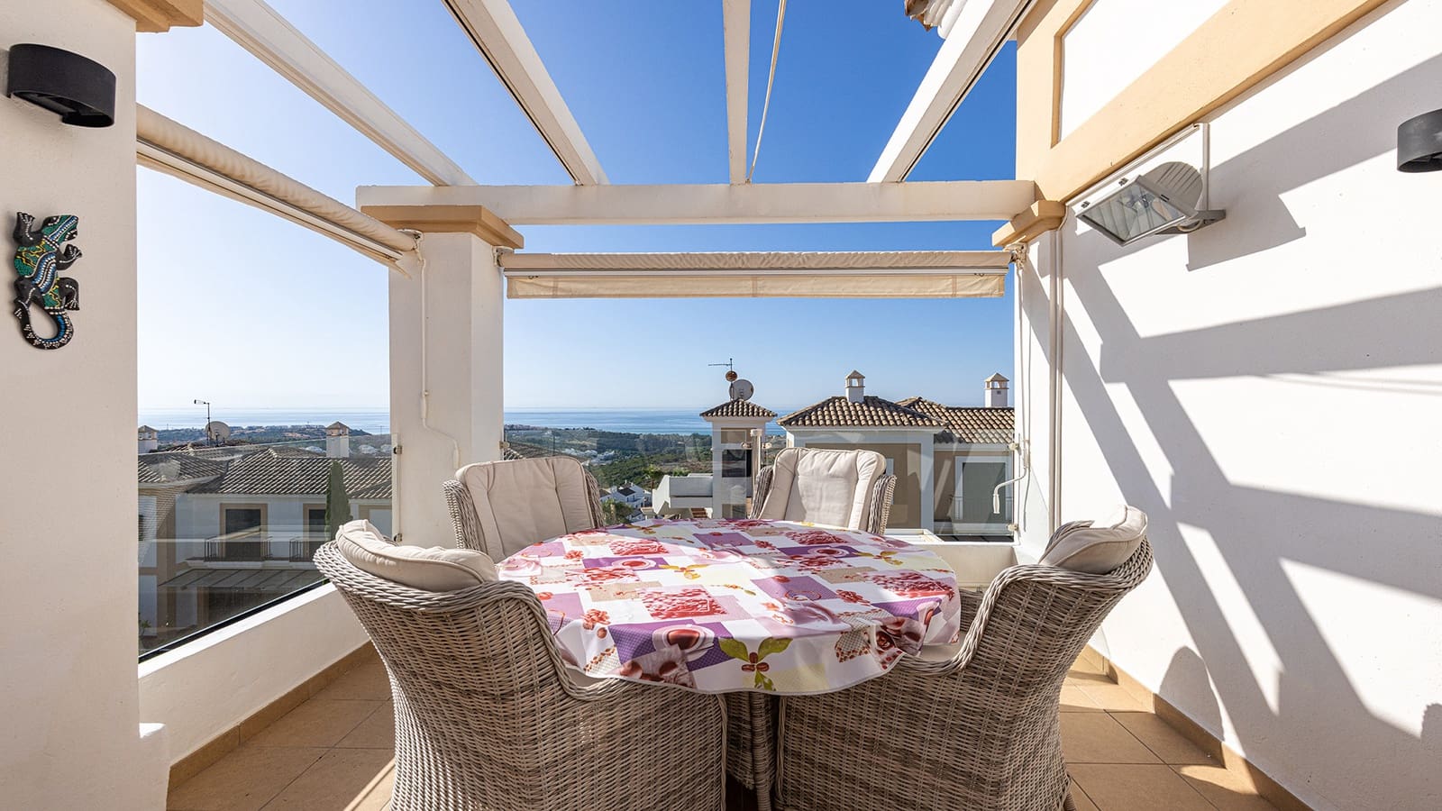 3 slaapkamer Penthouse te koop in Casares met zwembad garage - € 630.000 (Ref: 9953914)