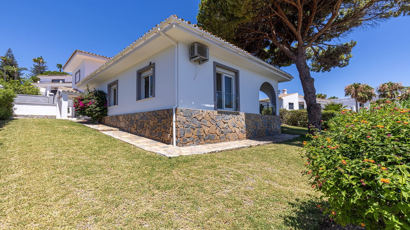 4 camera da letto Villa in vendita in Manilva con piscina garage - 1.100.000 € (Rif: 9954878)