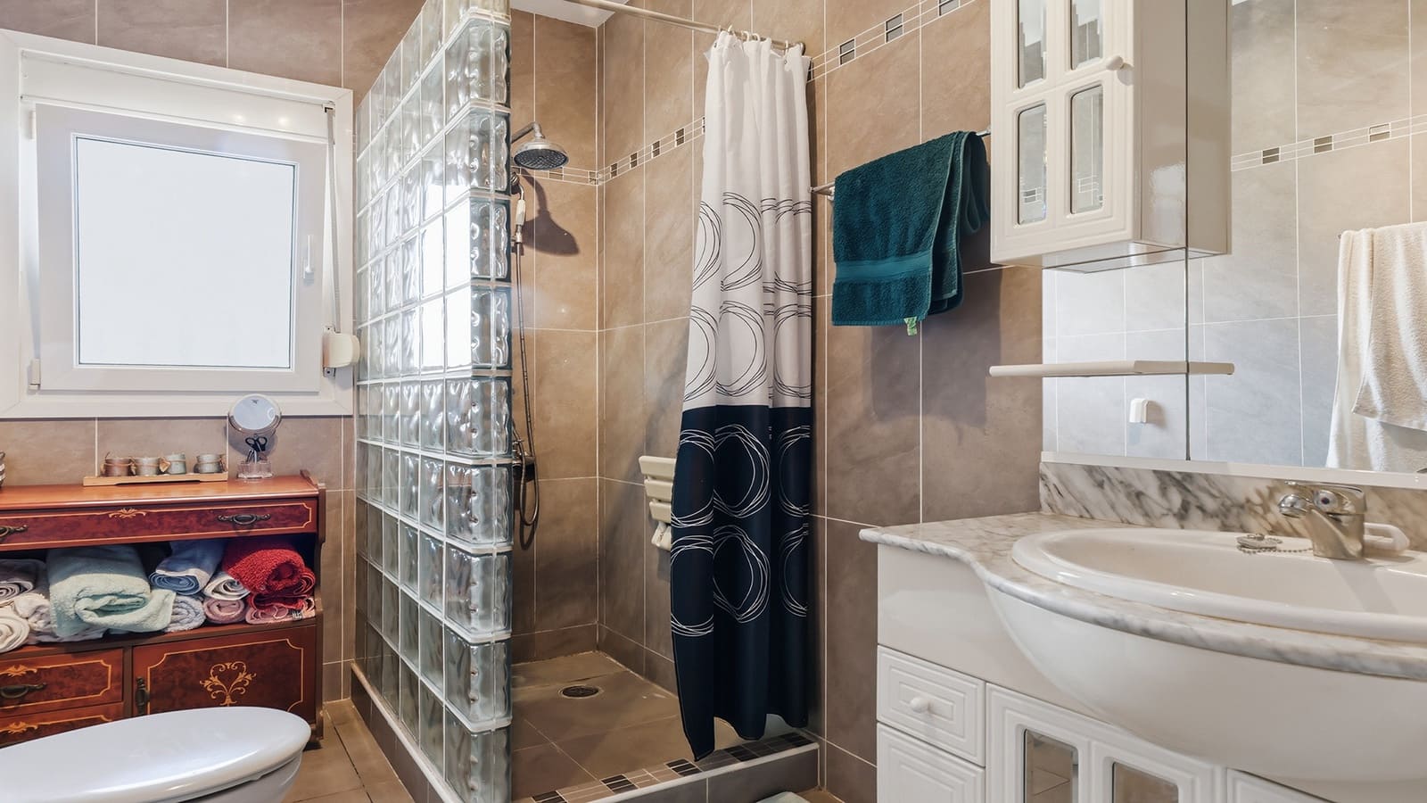 Chalet de 3 habitaciones en Manilva en venta con piscina garaje - 380.000 € (Ref: 9957627)
