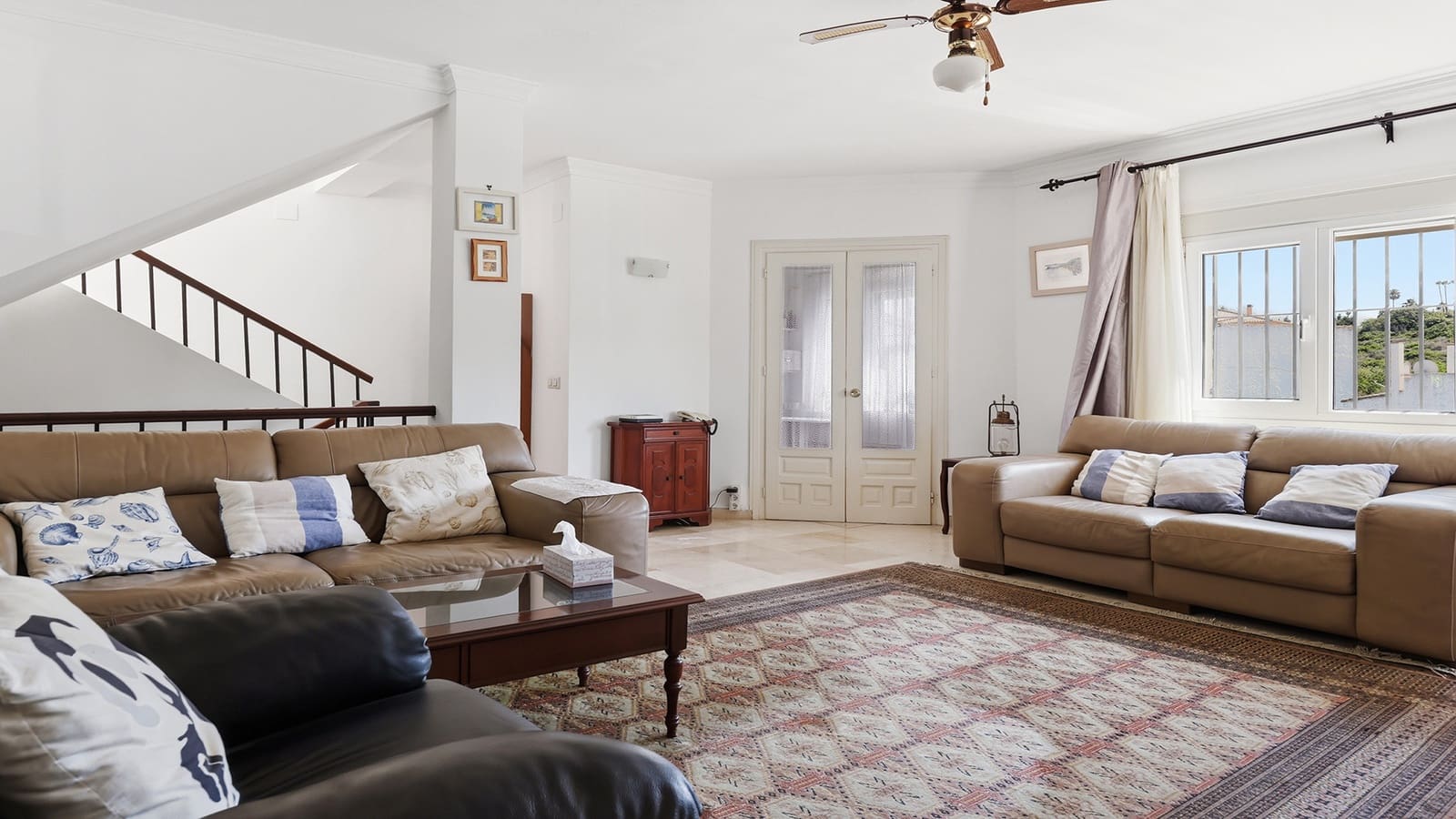 Chalet de 3 habitaciones en Manilva en venta con piscina garaje - 380.000 € (Ref: 9957627)