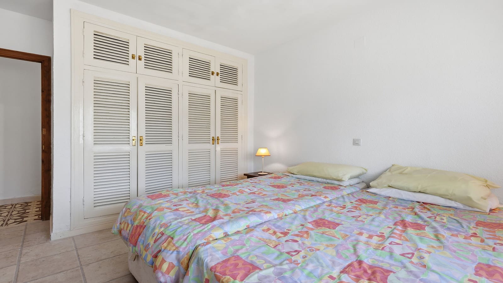 Chalet de 3 habitaciones en Manilva en venta con piscina garaje - 380.000 € (Ref: 9957627)