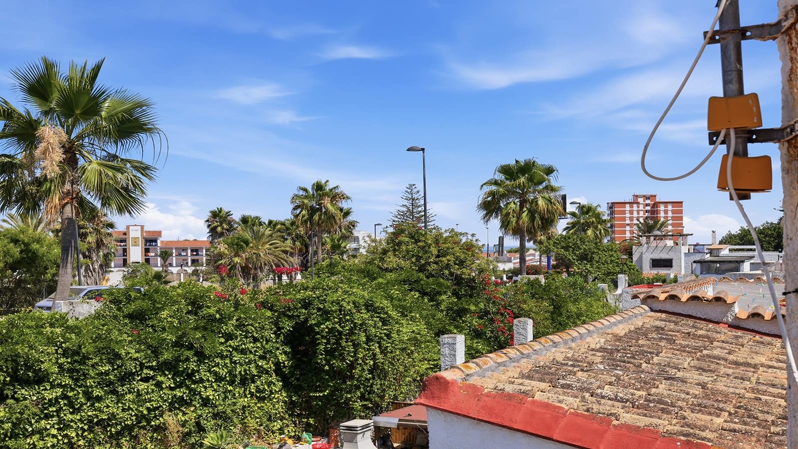 Chalet de 3 habitaciones en Manilva en venta con piscina garaje - 380.000 € (Ref: 9957627)