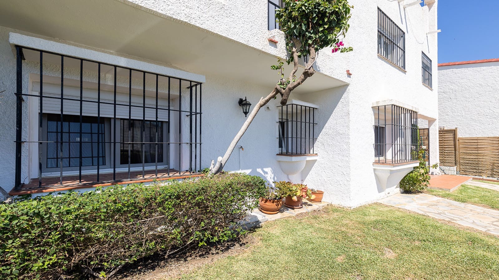 Chalet de 3 habitaciones en Manilva en venta con piscina garaje - 380.000 € (Ref: 9957627)