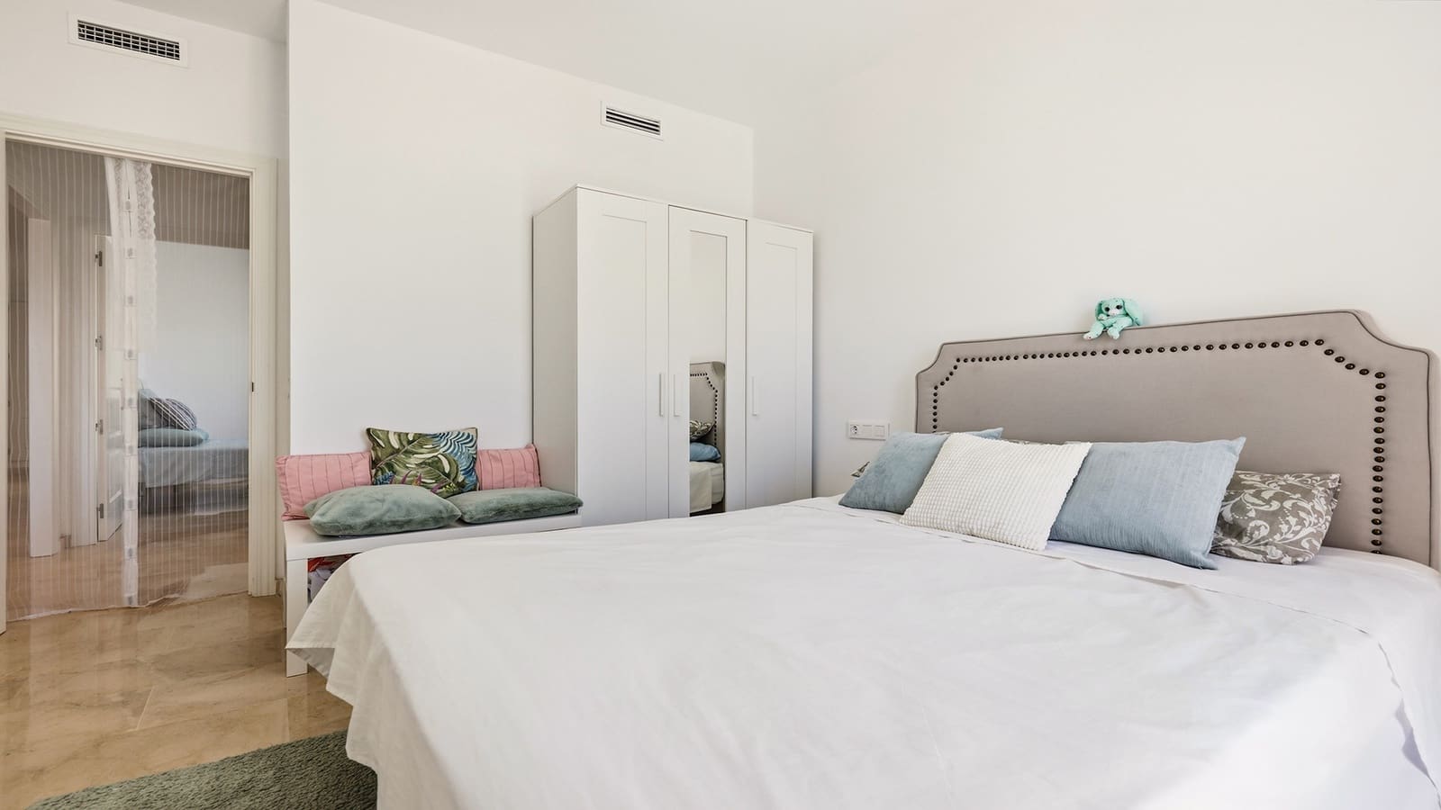 Apartamento de 3 habitaciones en Manilva en venta con piscina - 265.000 € (Ref: 9970301)