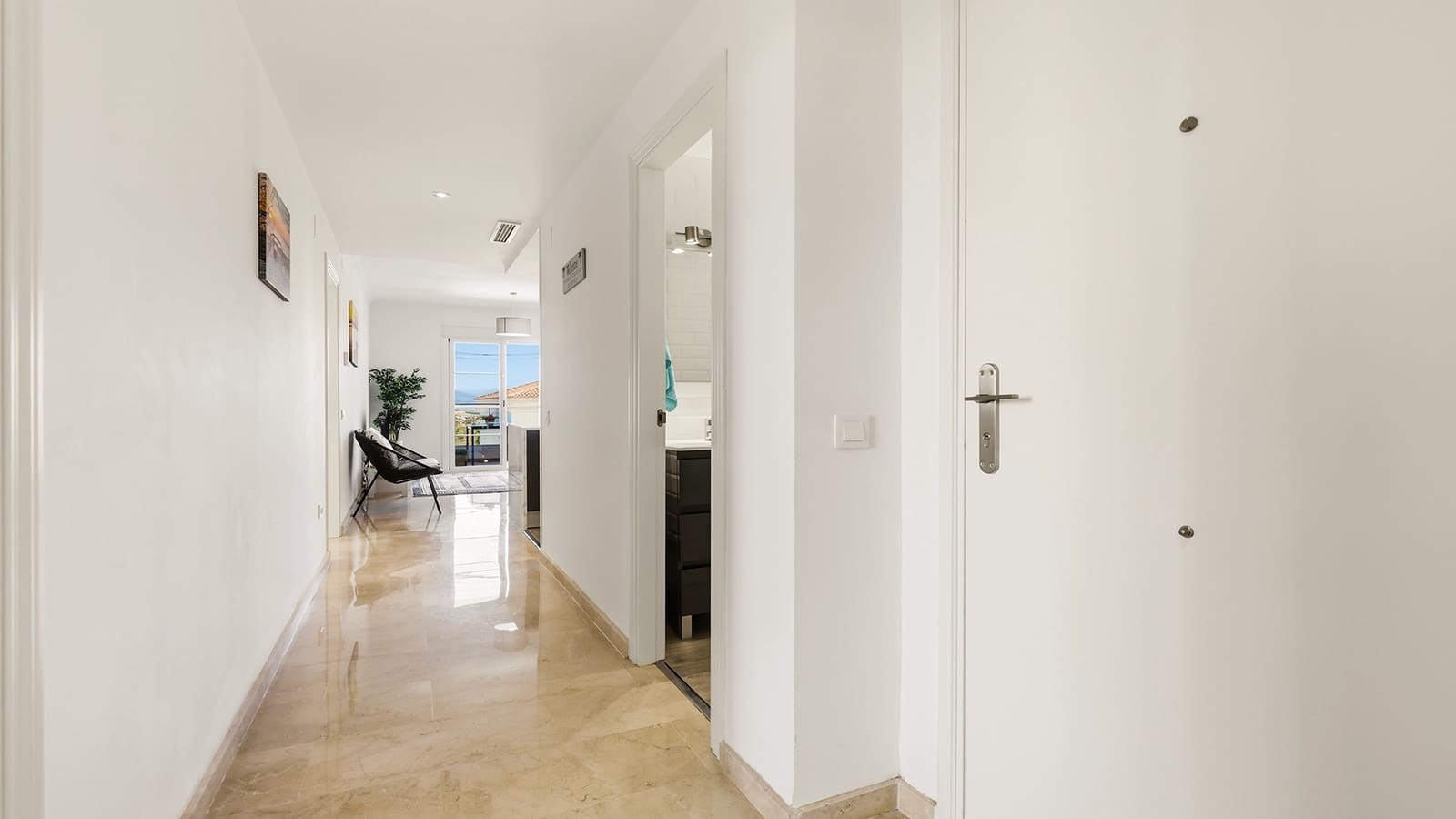 Apartamento de 3 habitaciones en Manilva en venta con piscina - 265.000 € (Ref: 9970301)