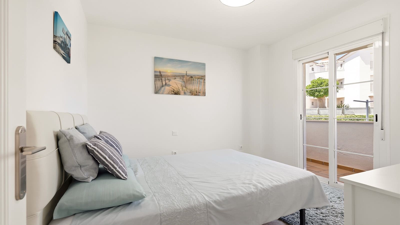 Apartamento de 3 habitaciones en Manilva en venta con piscina - 265.000 € (Ref: 9970301)