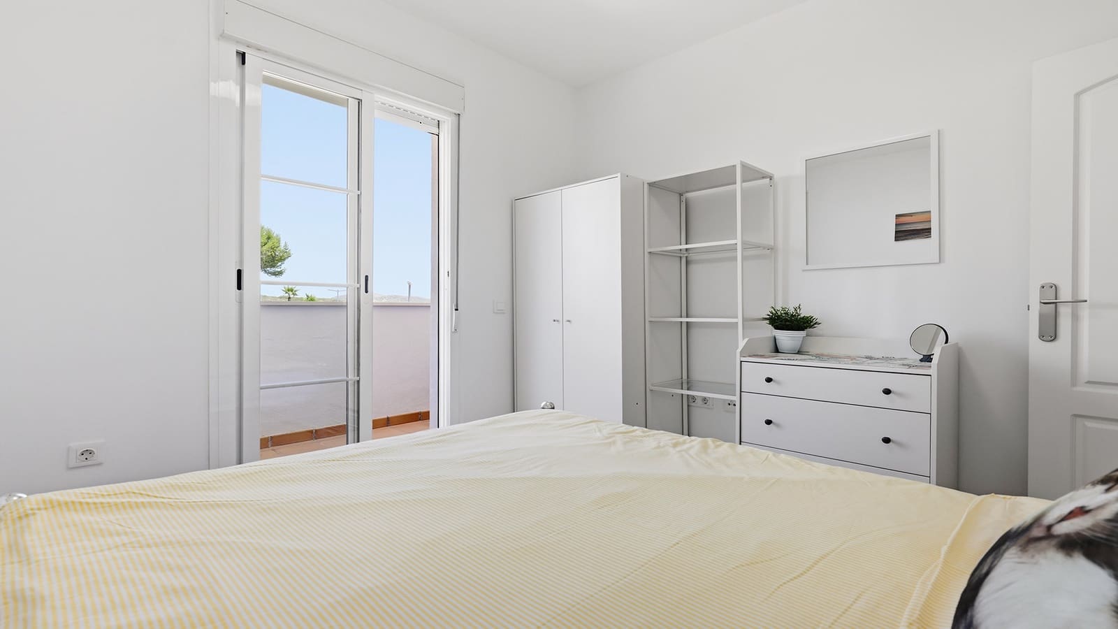 Apartamento de 3 habitaciones en Manilva en venta con piscina - 265.000 € (Ref: 9970301)