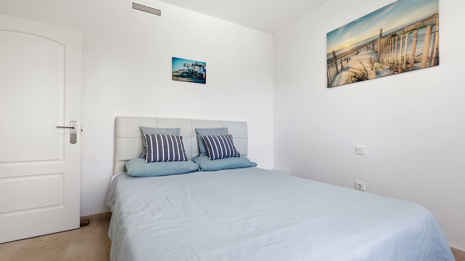 Apartamento de 3 habitaciones en Manilva en venta con piscina - 265.000 € (Ref: 9970301)