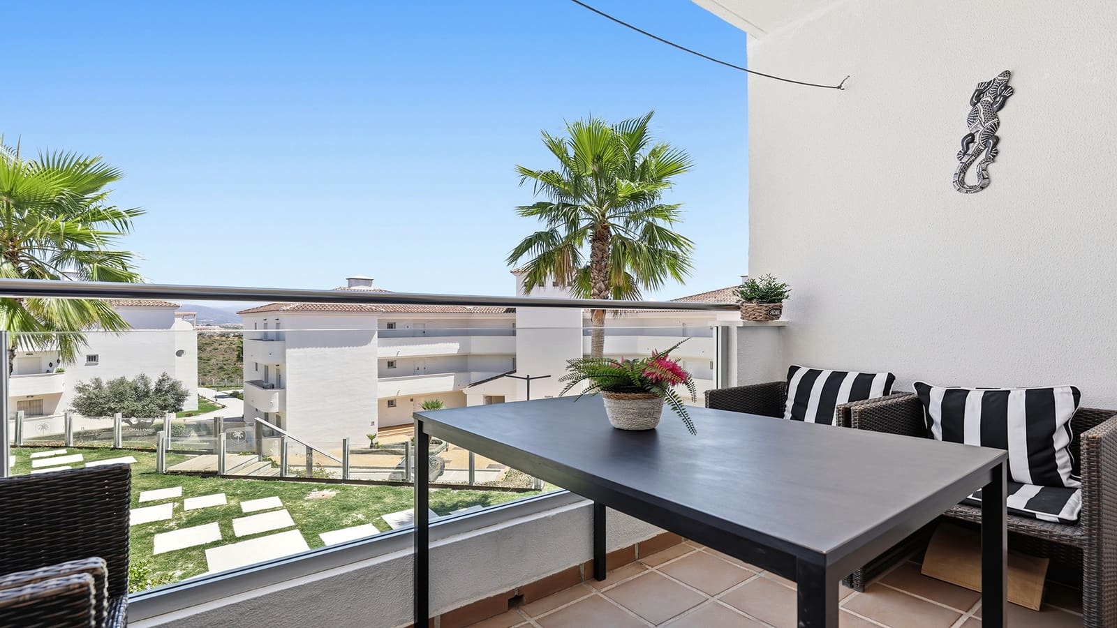 Apartamento de 3 habitaciones en Manilva en venta con piscina - 265.000 € (Ref: 9970301)