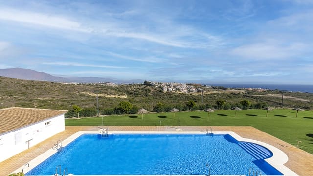 Apartamento de 3 habitaciones en Manilva en venta con piscina - 265.000 € (Ref: 9970301)