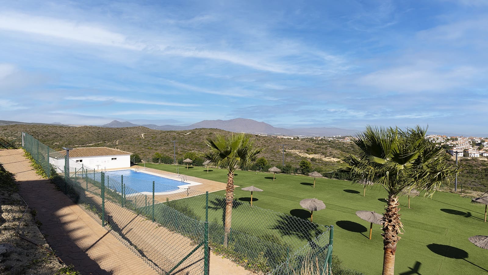 Apartamento de 3 habitaciones en Manilva en venta con piscina - 265.000 € (Ref: 9970301)
