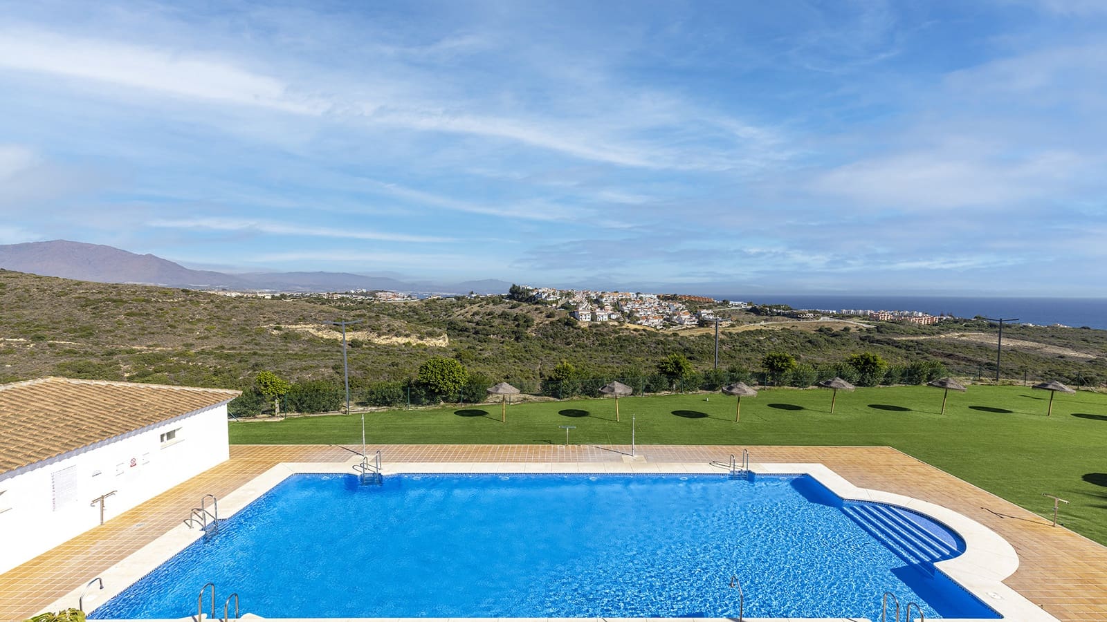 Apartamento de 3 habitaciones en Manilva en venta con piscina - 265.000 € (Ref: 9970301)