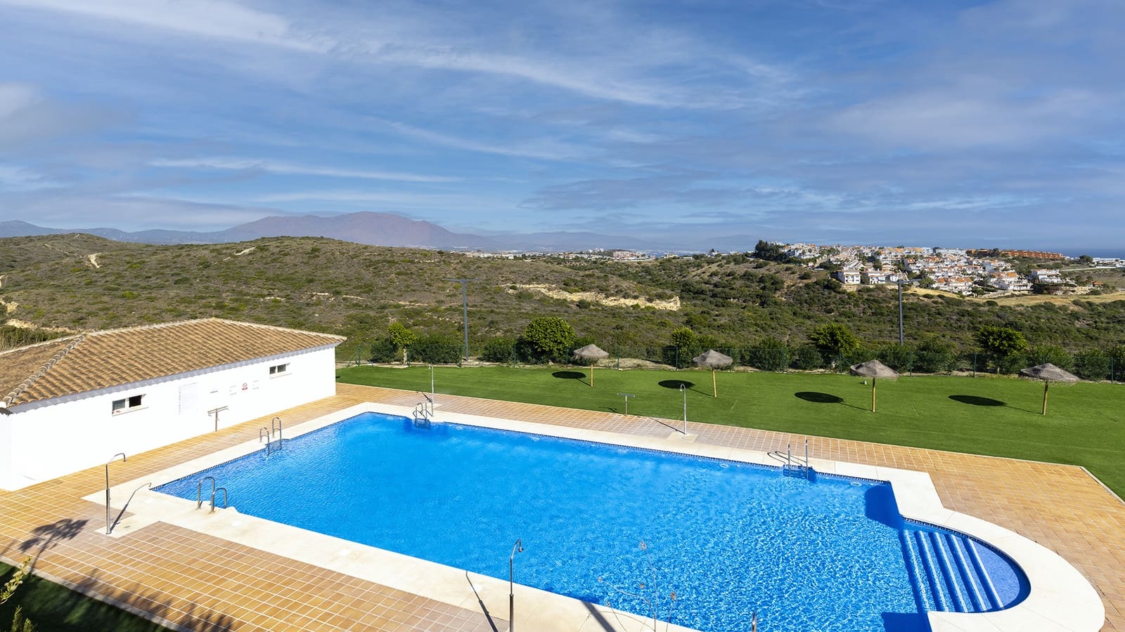 Apartamento de 3 habitaciones en Manilva en venta con piscina - 265.000 € (Ref: 9970301)