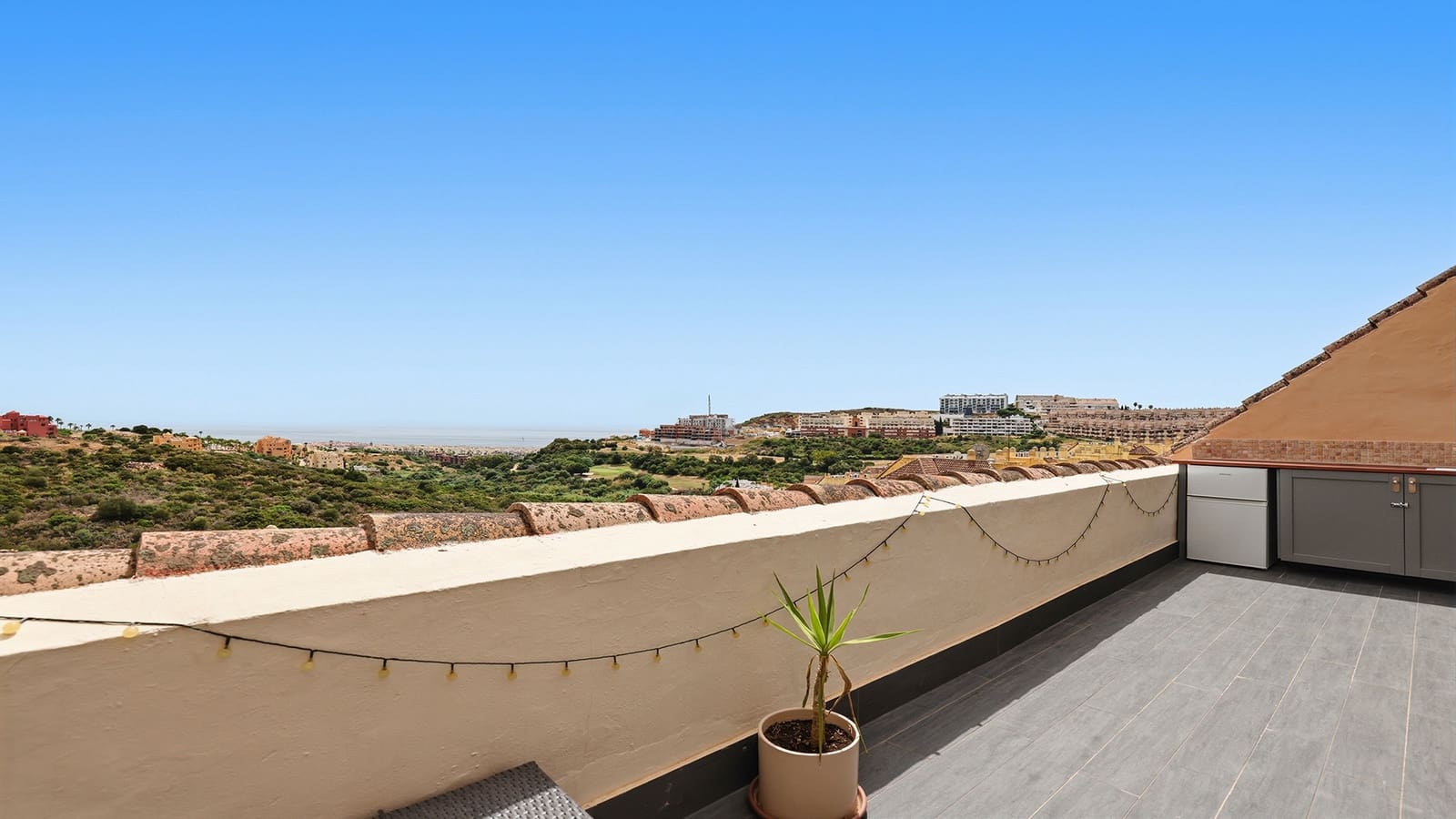 3 slaapkamer Penthouse te koop in Manilva met zwembad garage - € 495.000 (Ref: 9975004)