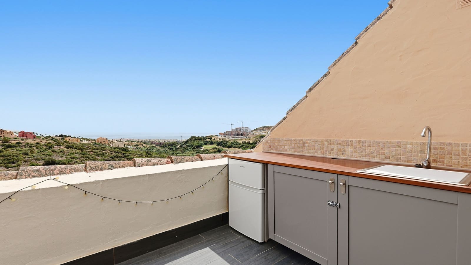 3 slaapkamer Penthouse te koop in Manilva met zwembad garage - € 495.000 (Ref: 9975004)