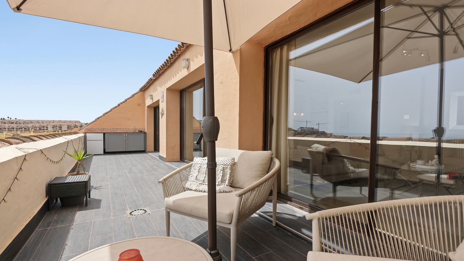 3 slaapkamer Penthouse te koop in Manilva met zwembad garage - € 495.000 (Ref: 9975004)