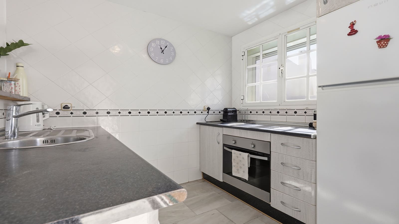 2 slaapkamer Penthouse te koop in Manilva met zwembad garage - € 299.000 (Ref: 9982681)