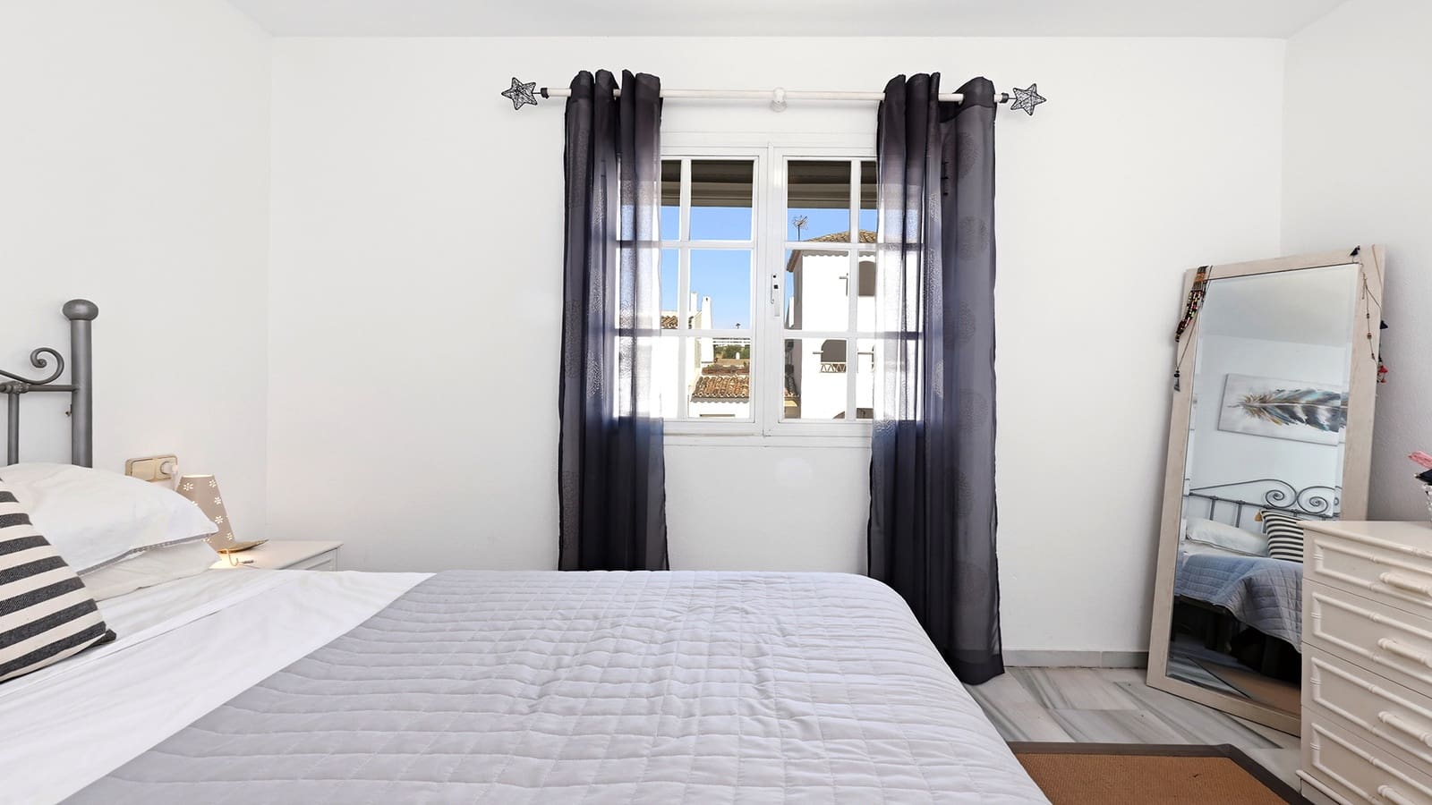 2 slaapkamer Penthouse te koop in Manilva met zwembad garage - € 299.000 (Ref: 9982681)
