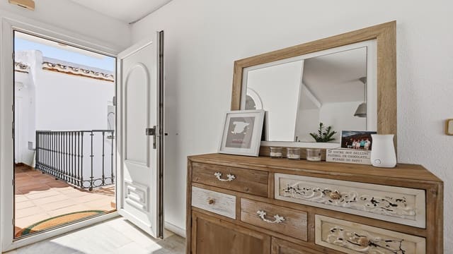 2 slaapkamer Penthouse te koop in Manilva met zwembad garage - € 299.000 (Ref: 9982681)
