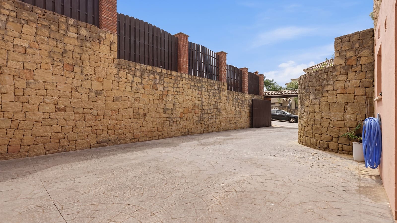 3 slaapkamer Villa te koop in Estepona met zwembad garage - € 1.500.000 (Ref: 9984549)