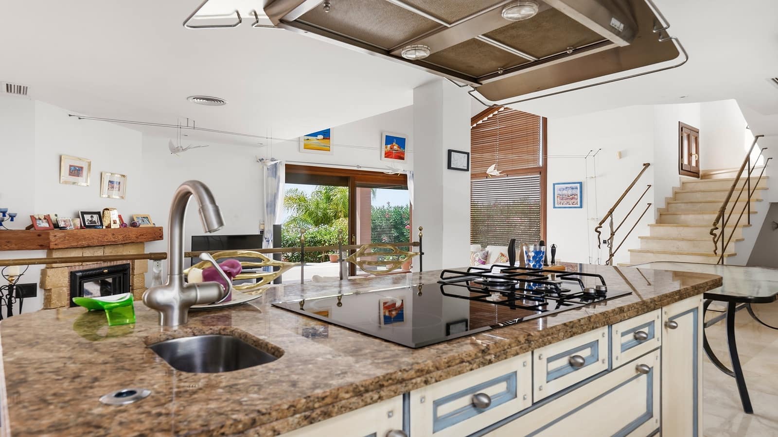3 slaapkamer Villa te koop in Estepona met zwembad garage - € 1.500.000 (Ref: 9984549)