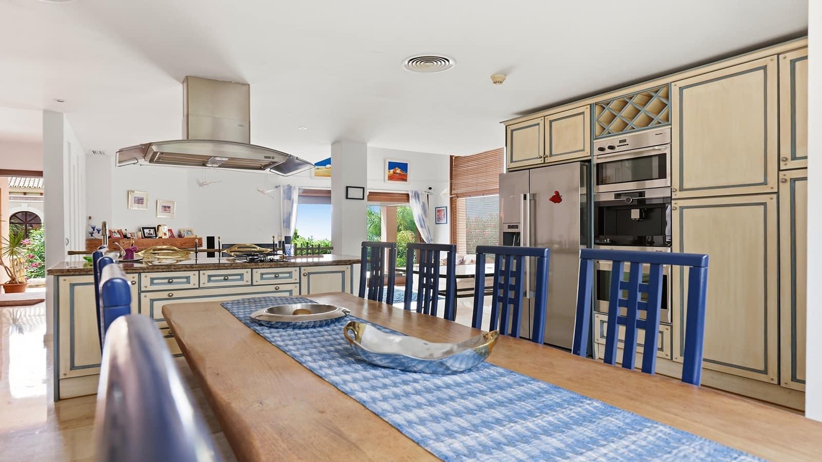 3 slaapkamer Villa te koop in Estepona met zwembad garage - € 1.500.000 (Ref: 9984549)