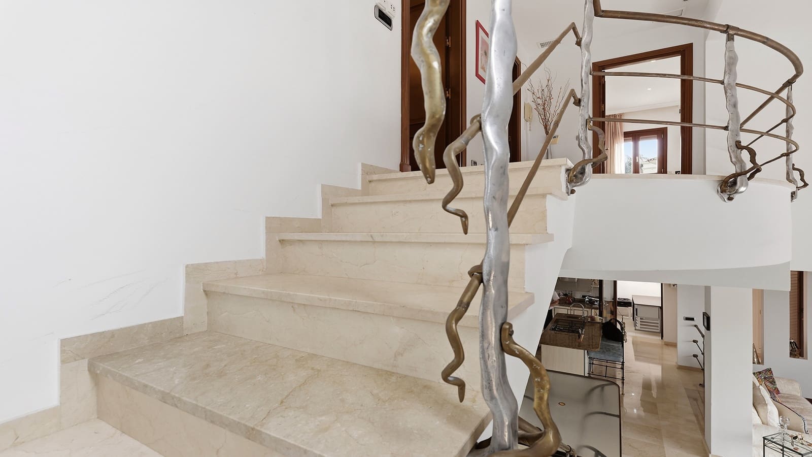 3 slaapkamer Villa te koop in Estepona met zwembad garage - € 1.500.000 (Ref: 9984549)