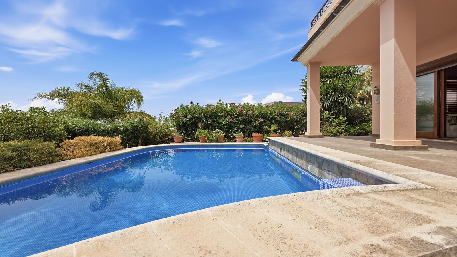 3 slaapkamer Villa te koop in Estepona met zwembad garage - € 1.500.000 (Ref: 9984549)