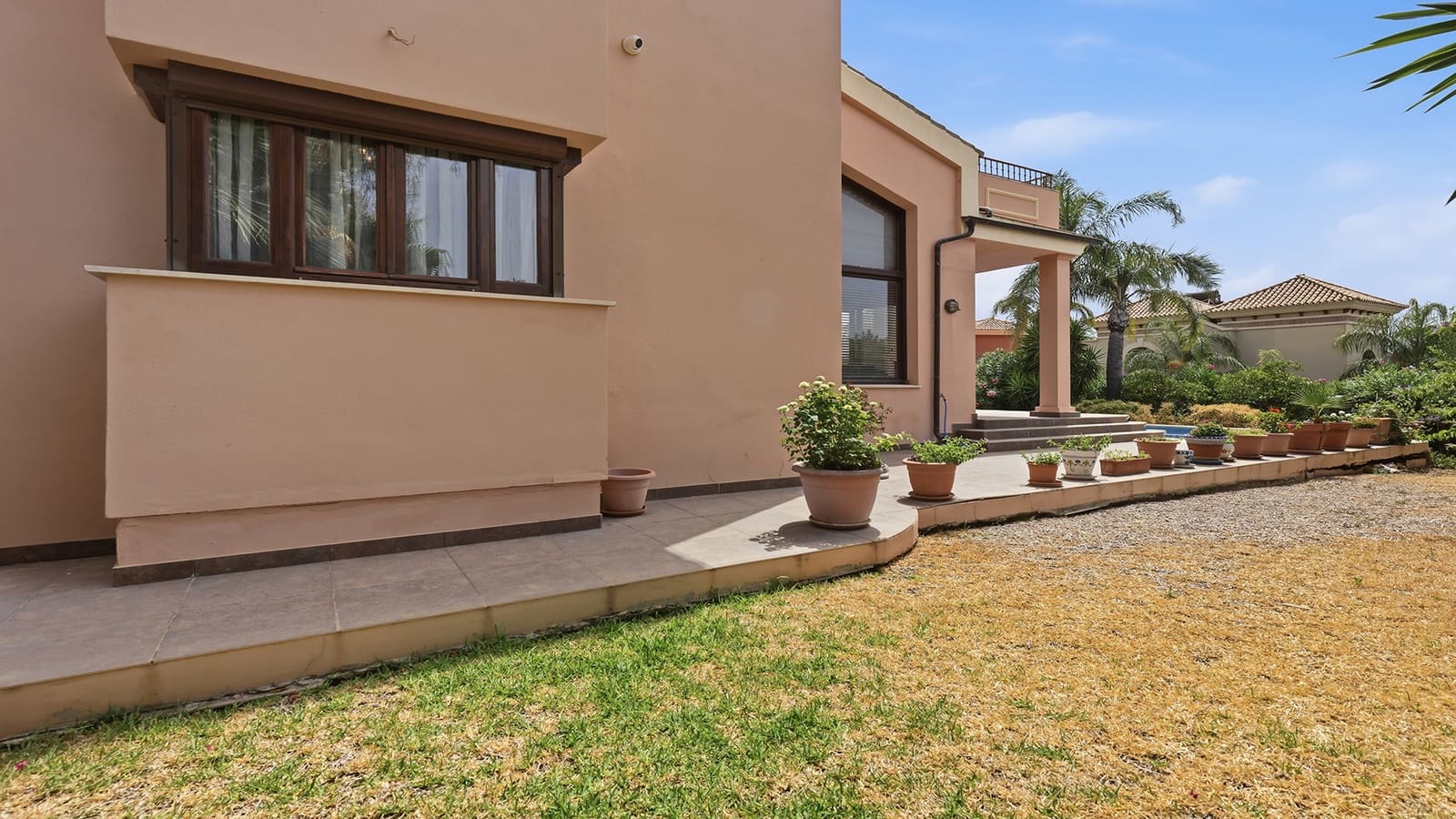 3 slaapkamer Villa te koop in Estepona met zwembad garage - € 1.500.000 (Ref: 9984549)