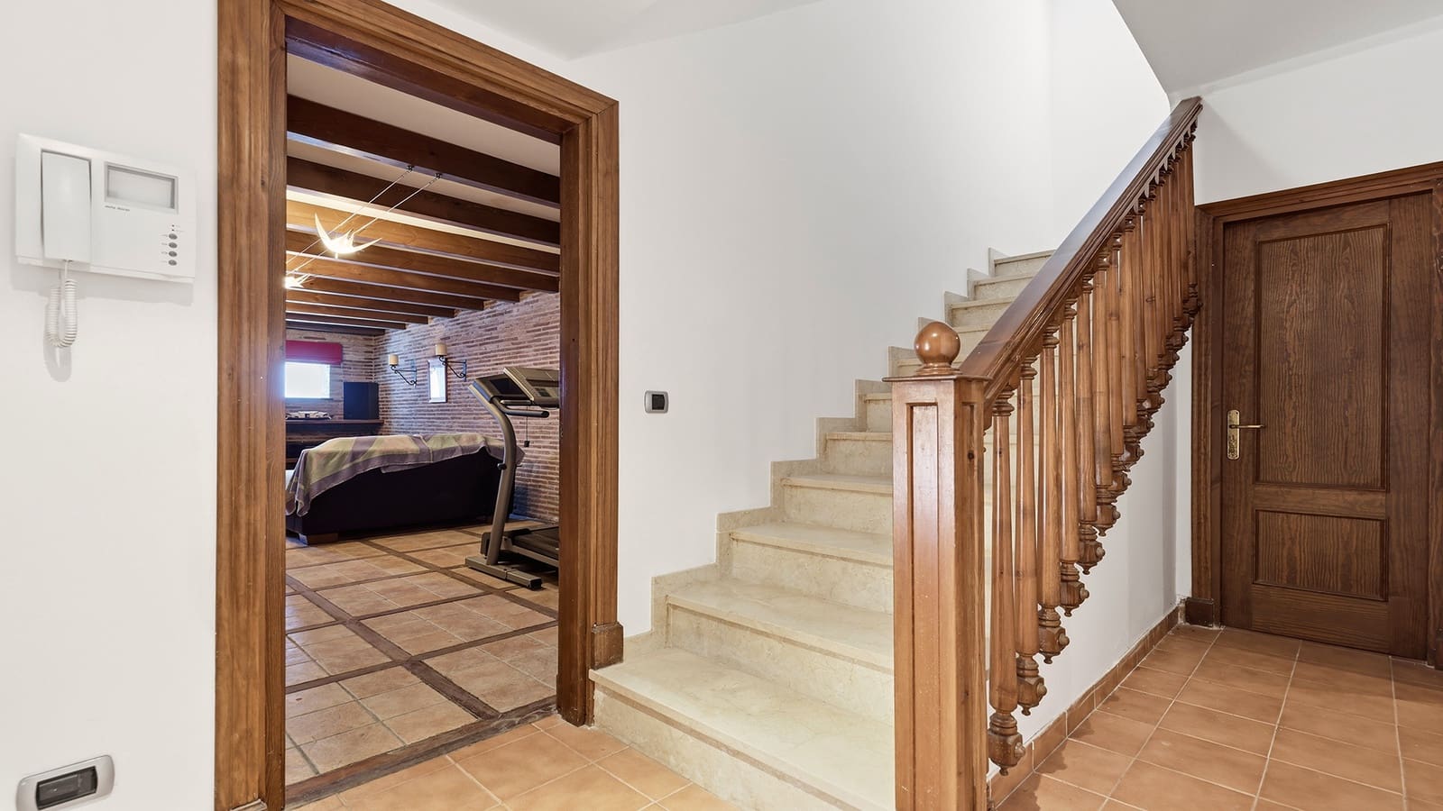 3 slaapkamer Villa te koop in Estepona met zwembad garage - € 1.500.000 (Ref: 9984549)