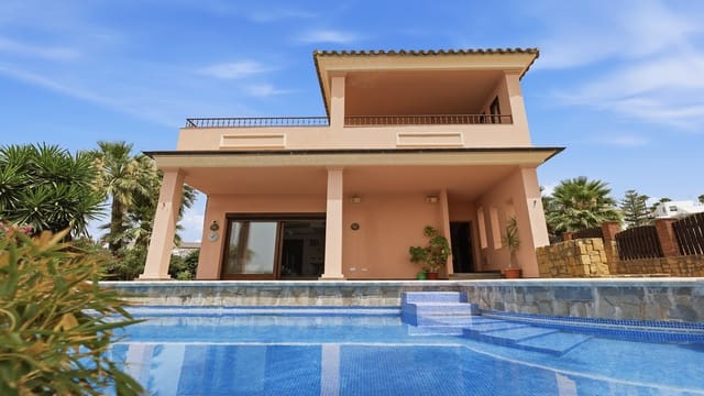 3 soveværelse Villa til salg i Seghers, Estepona med swimmingpool garage - € 1.500.000 (Ref: 9984549)