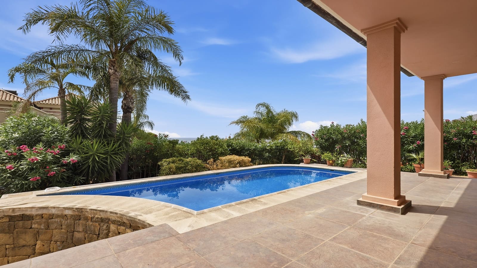 3 slaapkamer Villa te koop in Estepona met zwembad garage - € 1.500.000 (Ref: 9984549)