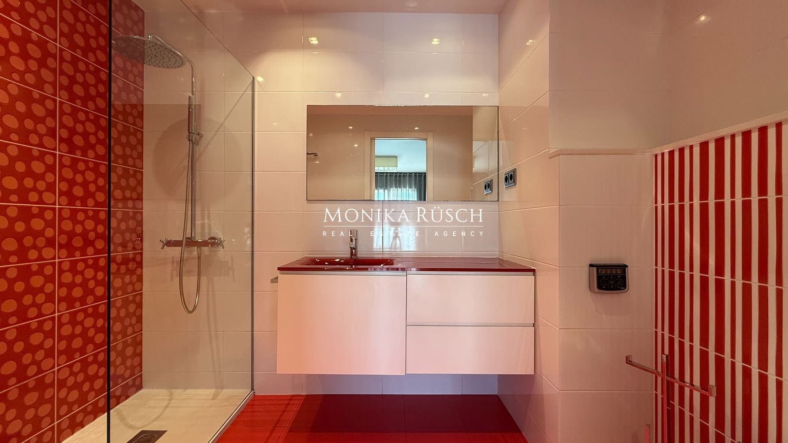 3 soveværelse Lejlighed til salg i Barcelona by med garage - € 695.000 (Ref: 10094157)