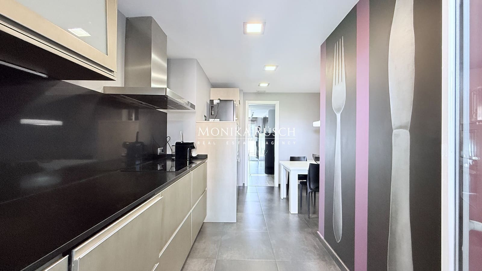 3 soveværelse Lejlighed til salg i Barcelona by med garage - € 695.000 (Ref: 10094157)