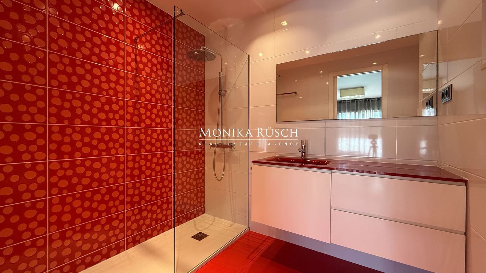 3 soveværelse Lejlighed til salg i Barcelona by med garage - € 695.000 (Ref: 10094157)