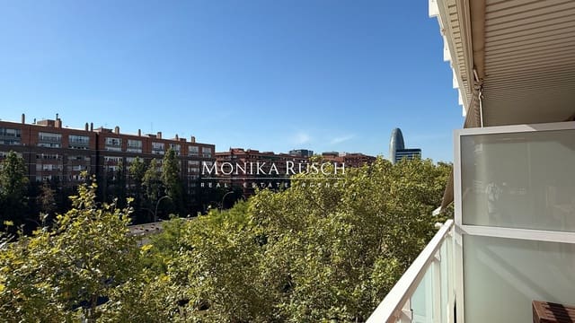3 soveværelse Lejlighed til salg i Barcelona by med garage - € 695.000 (Ref: 10094157)