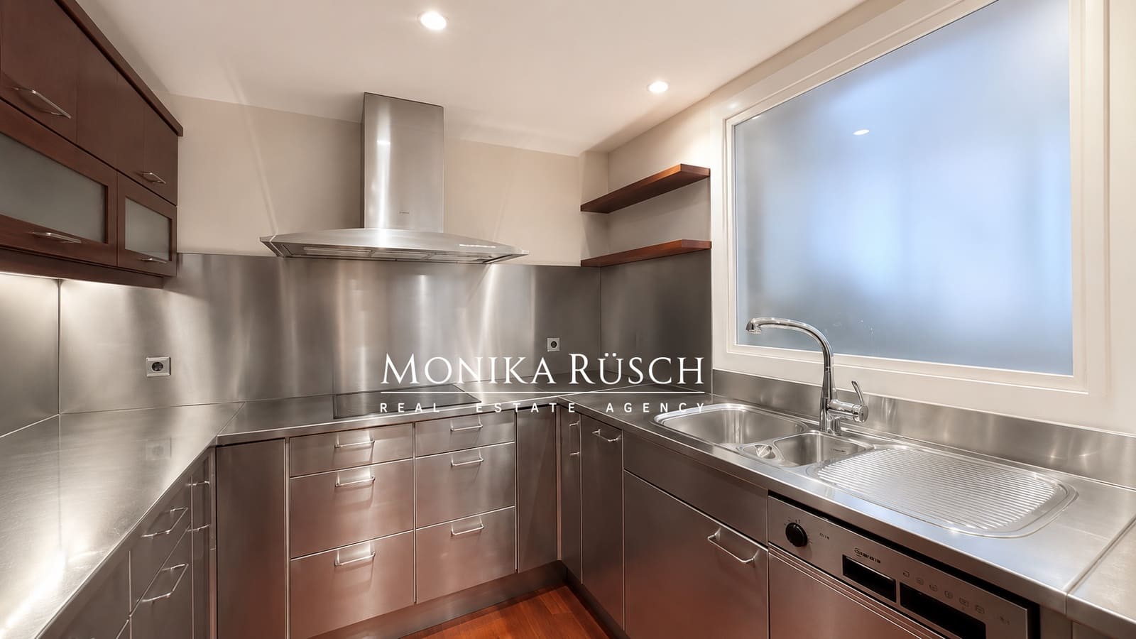 4 soveværelse Penthouse til salg i Barcelona by med garage - € 1.525.000 (Ref: 10094158)