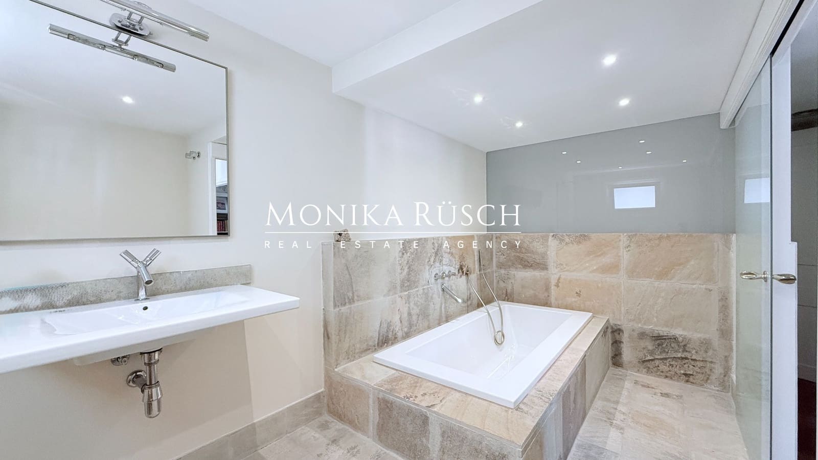 4 soveværelse Penthouse til salg i Barcelona by med garage - € 1.525.000 (Ref: 10094158)