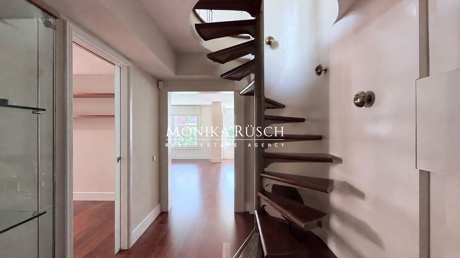 4 soveværelse Penthouse til salg i Barcelona by med garage - € 1.525.000 (Ref: 10094158)