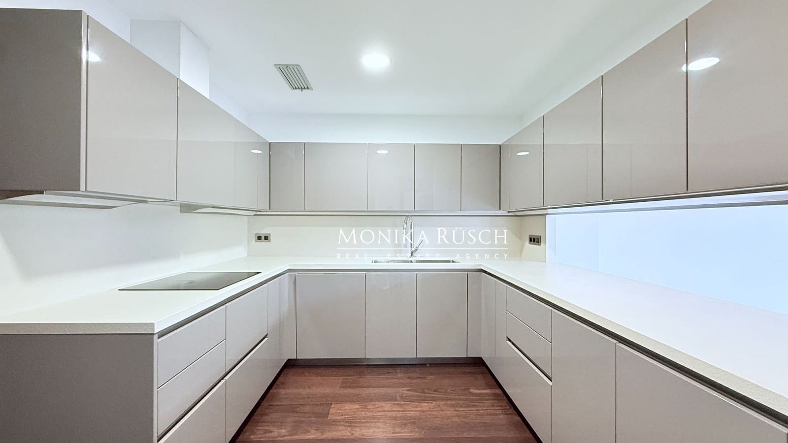 3 bedroom Flat for rent in Barcelona city with garage - € 4,469 (Ref: 10113544)